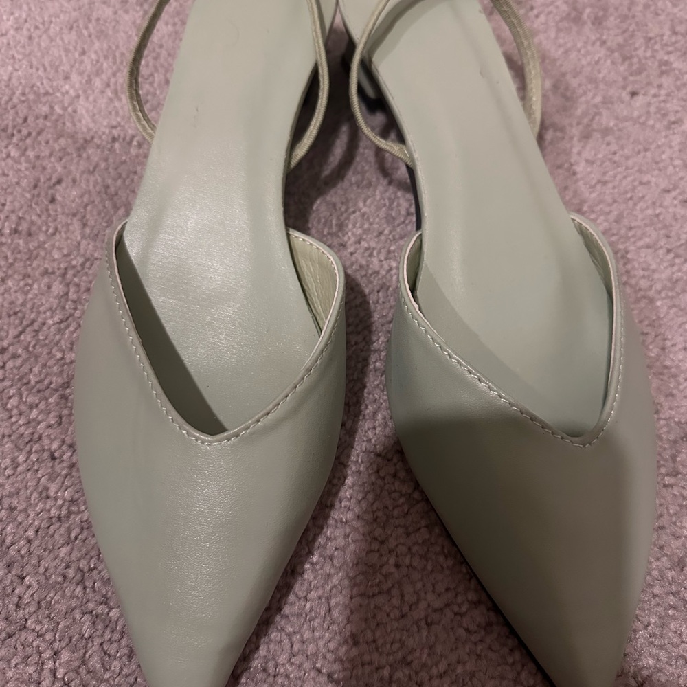 Elegant Women's Slingback Shoes in Light Green